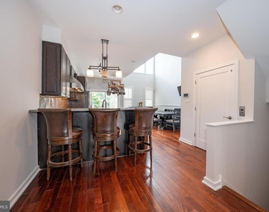 601 Poplar Street - Photo Thumbnail 5