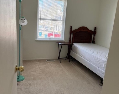 98 William Patterson Ct - Photo Thumbnail 11