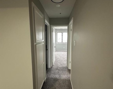 8 Russell Avenue - Photo Thumbnail 15
