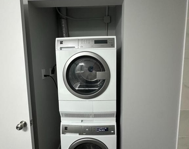 8 Russell Avenue - Photo Thumbnail 20
