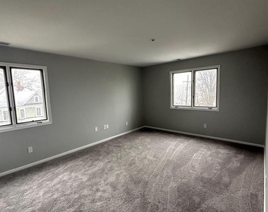 8 Russell Avenue - Photo Thumbnail 27
