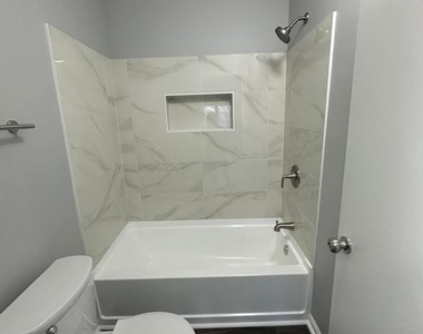 8 Russell Avenue - Photo Thumbnail 34