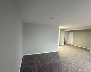 8 Russell Avenue - Photo Thumbnail 6