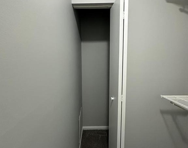 8 Russell Avenue - Photo Thumbnail 38