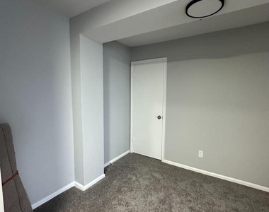 8 Russell Avenue - Photo Thumbnail 13