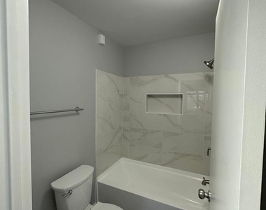 8 Russell Avenue - Photo Thumbnail 32