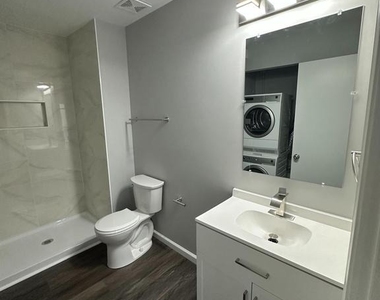 8 Russell Avenue - Photo Thumbnail 22