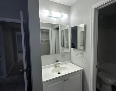 8 Russell Avenue - Photo Thumbnail 31