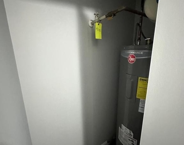 8 Russell Avenue - Photo Thumbnail 39