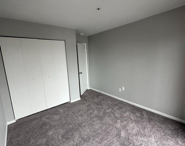 8 Russell Avenue - Photo Thumbnail 25