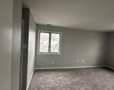 8 Russell Avenue - Photo Thumbnail 30