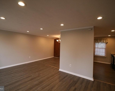 507 Smoketree Court - Photo Thumbnail 4