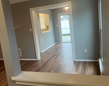 202 Jennifer Drive - Photo Thumbnail 15