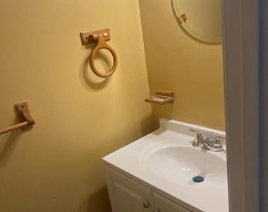 202 Jennifer Drive - Photo Thumbnail 19