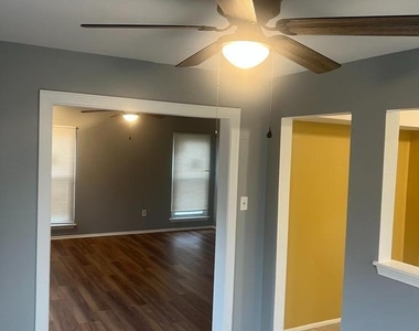 202 Jennifer Drive - Photo Thumbnail 14