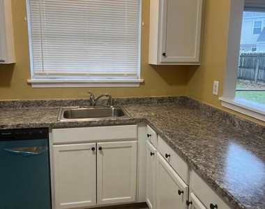 202 Jennifer Drive - Photo Thumbnail 7
