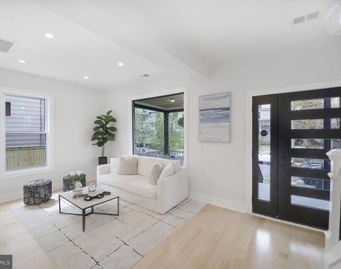 3309 22nd Street Ne - Photo Thumbnail 19