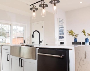 3309 22nd Street Ne - Photo Thumbnail 7