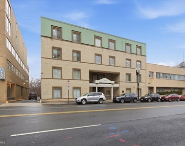 2141 Wisconsin Avenue Nw - Photo Thumbnail 15