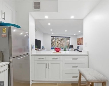 2141 Wisconsin Avenue Nw - Photo Thumbnail 3