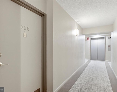 2141 Wisconsin Avenue Nw - Photo Thumbnail 8