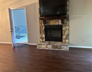 1849 Tryon Drive - Photo Thumbnail 5