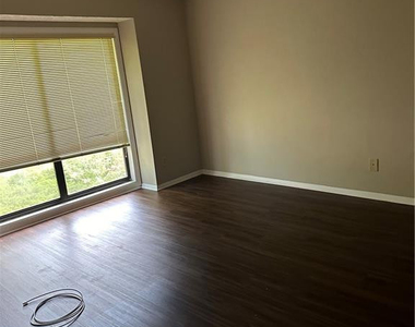 1849 Tryon Drive - Photo Thumbnail 2