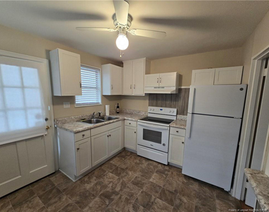 479 Mcbain Drive - Photo Thumbnail 6
