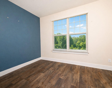 1026 Abbott Street - Photo Thumbnail 8
