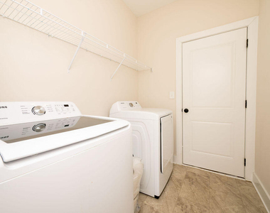 1026 Abbott Street - Photo Thumbnail 13