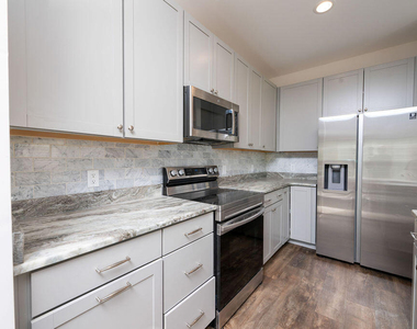 1026 Abbott Street - Photo Thumbnail 4