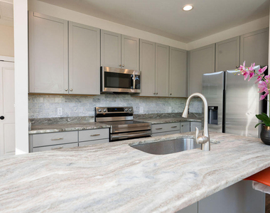 1026 Abbott Street - Photo Thumbnail 3