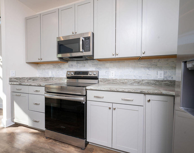 1026 Abbott Street - Photo Thumbnail 6