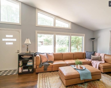 633 Stacy Street - Photo Thumbnail 3