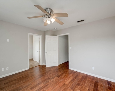 2101 Polaris Ave - Photo Thumbnail 9