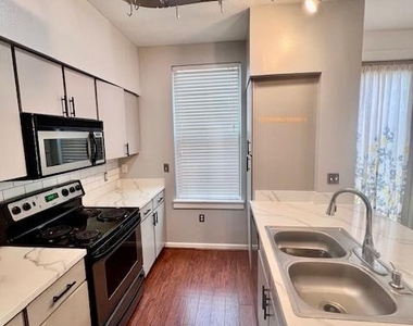 1201 Grove Blvd - Photo Thumbnail 8