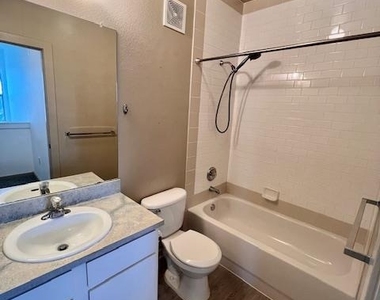 1201 Grove Blvd - Photo Thumbnail 10