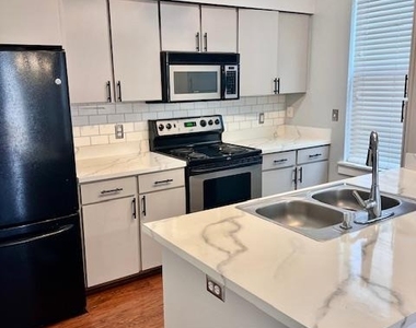 1201 Grove Blvd - Photo Thumbnail 7