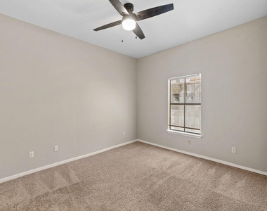 712 Graham Pl - Photo Thumbnail 14