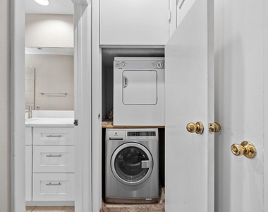712 Graham Pl - Photo Thumbnail 18