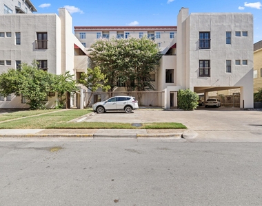 712 Graham Pl - Photo Thumbnail 1