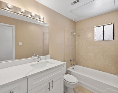 712 Graham Pl - Photo Thumbnail 22