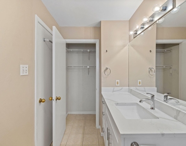 712 Graham Pl - Photo Thumbnail 24
