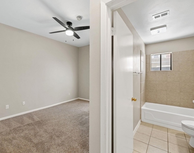 712 Graham Pl - Photo Thumbnail 11