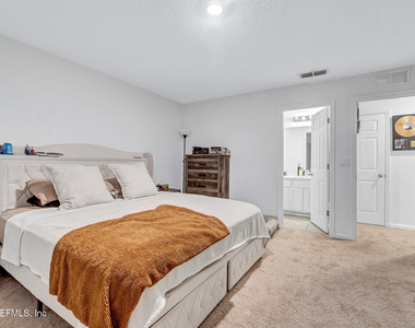 9008 Gifford Drive - Photo Thumbnail 9