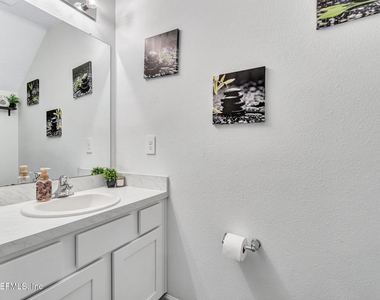 9008 Gifford Drive - Photo Thumbnail 11