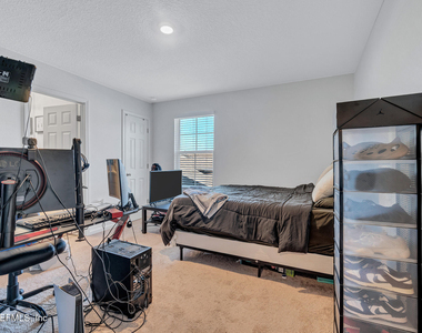 9008 Gifford Drive - Photo Thumbnail 13