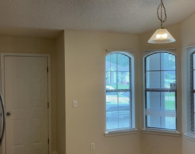 2892 Golden Pond Boulevard - Photo Thumbnail 9
