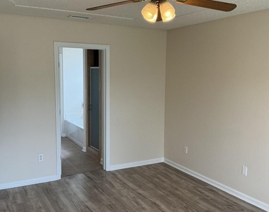 2892 Golden Pond Boulevard - Photo Thumbnail 14