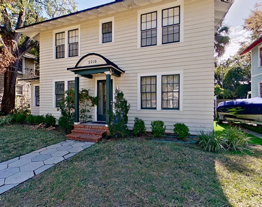 2210 Myra Street - Photo Thumbnail 1